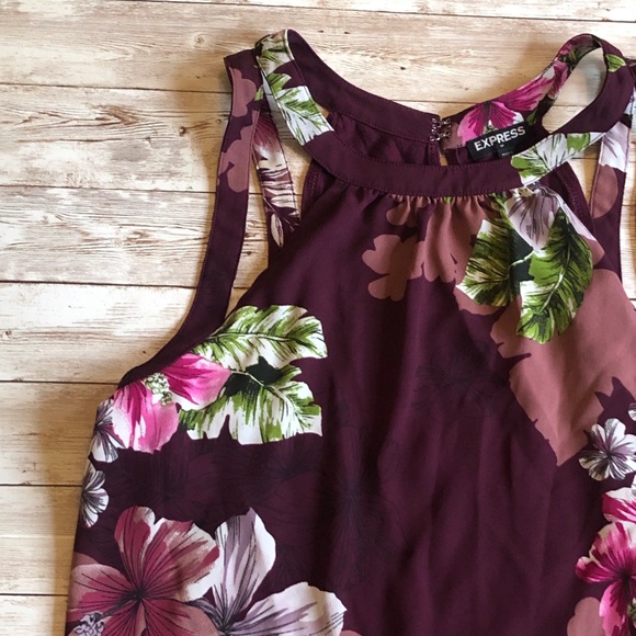 Express Cutout Tank Top - Picture 4 of 10